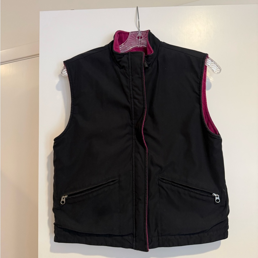 Vintage L.L. Bean Women's Reversible Black and Magenta Vest